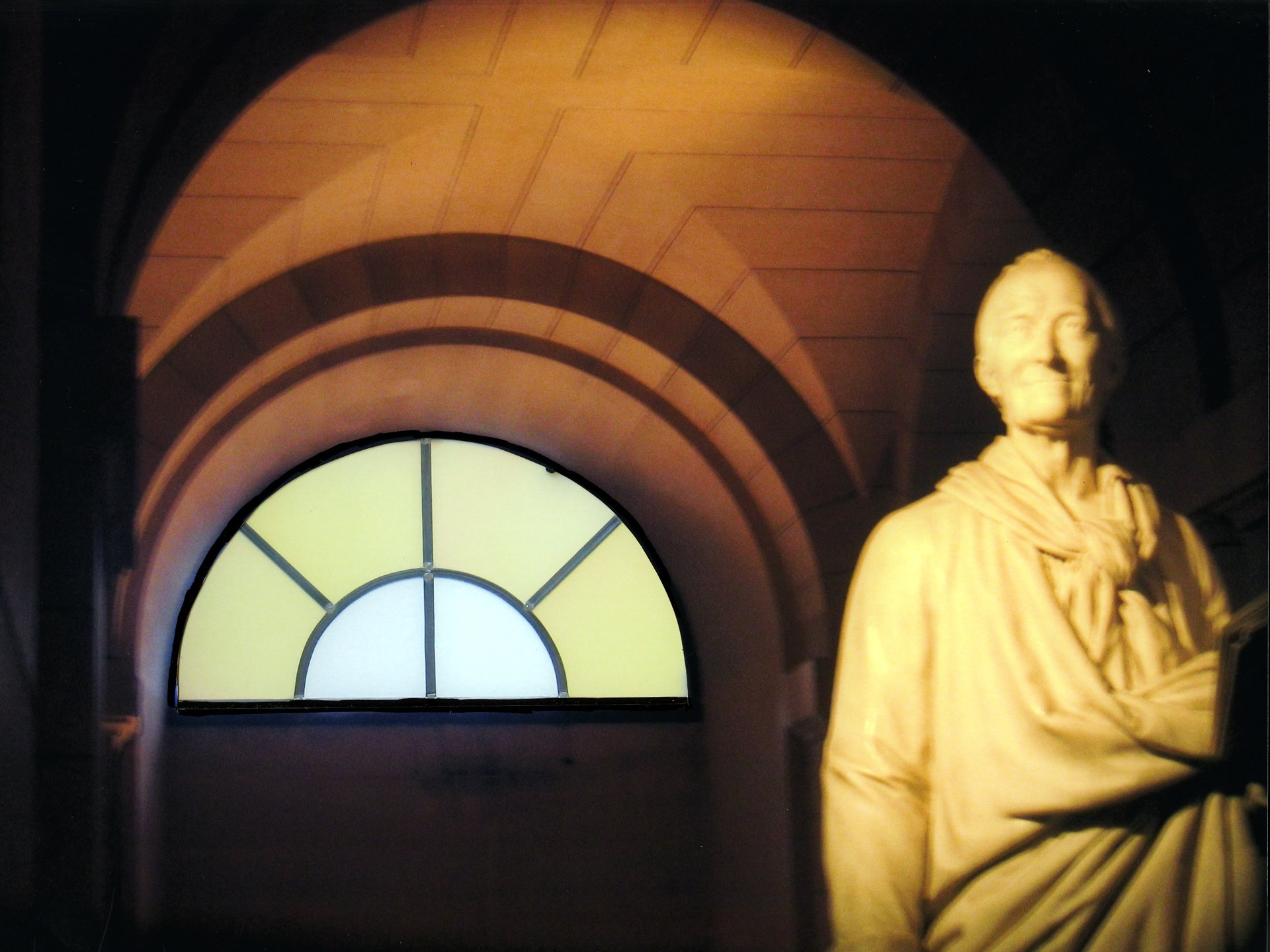 Vitraux pour les soupiraux de la crypte du Panthéon © ADAGP - Jean-Pierre Bertrand